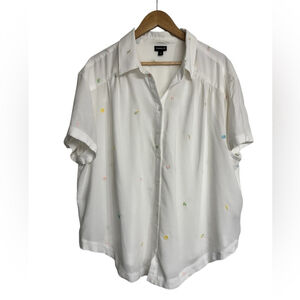 Torrid White Embroidered Icon Blouse Button Down 2X Short Sleeve
